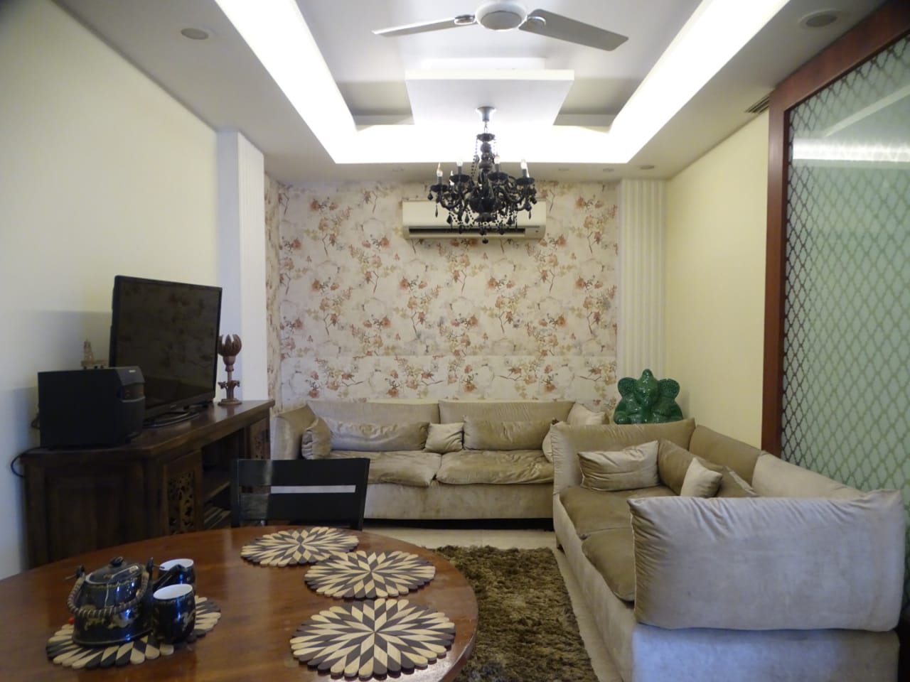 Builder Floor Available for Sale in New Friends Colony