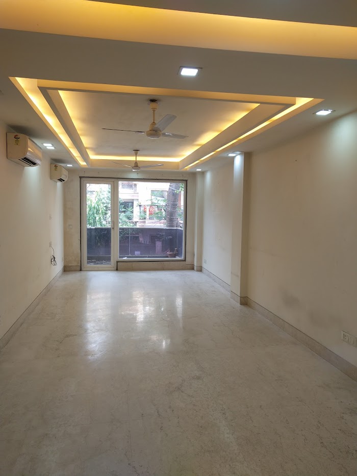 Builder Floor Available for Rent in Friends Colony West