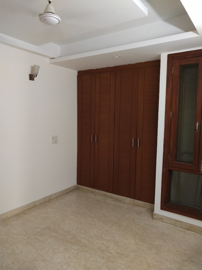 Builder Floor Available for Rent in Sukhdev Vihar