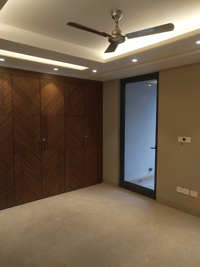 Builder Floor Available for Sale in Defence Colony