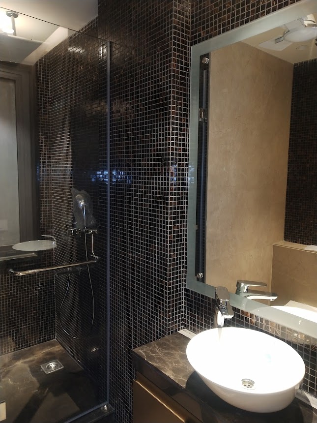 Builder Floor Available for Sale in Defence Colony